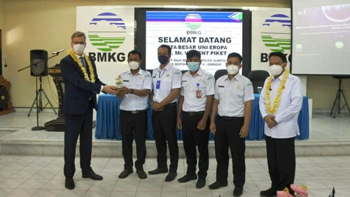 Empat orang peneliti tentang Nyepi mendapatkan penghargaan EU Star Award.