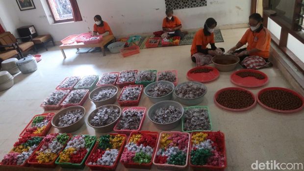 Salah satu produsen makanan jadul bernama Madumongso di Kabupaten Bantul, Selasa (19/4/2022).