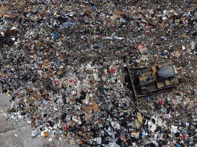 Sampah Plastik di Hong Kong Melonjak Akibat COVID-19
