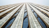 Fasad Steinway Tower mencakup balok terakota, bahan yang tampak berubah warna jika dilihat dari cahaya yang berbeda dan dari sudut yang berbeda (Foto: 111w57/Istimewa)