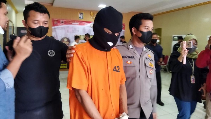 Supriadi, pelaku pembunuhan istri dan anak kandung di Serang, Banten.