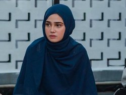 Foto: Penampilan Cantik Syifa Hadju Berhijab Syari di Syukuran Rumah Barunya