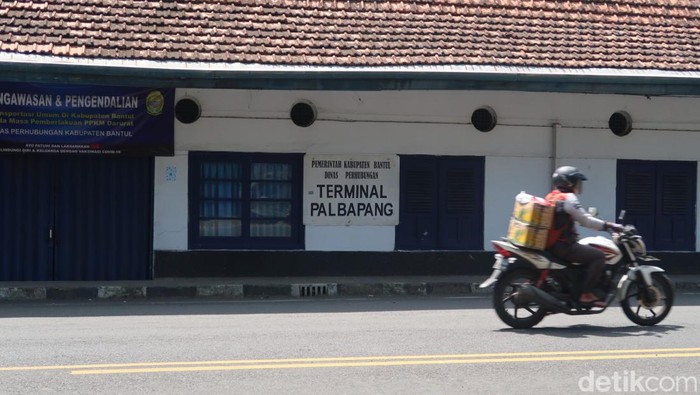 Terminal bus Palbapang di Kapanewon Bantul, Kabupaten Bantul.