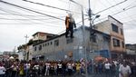 Tradisi Unik Panjat Pinang Ala Venezuela