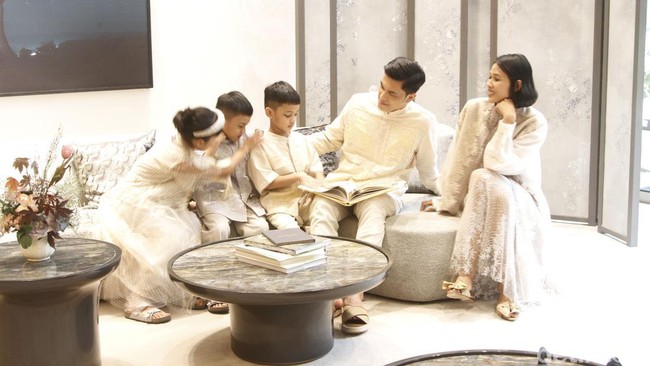 Koleksi terbaru desainer Sapto Djojokartiko yang mengangkat tema bertajuk Ied One-Off Collection 2022. Foto: Abduh/Detikcom.