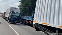 Ada beberapa komoditas yang masih diperbolehkan seperti pengangkut BBM dan sembako.