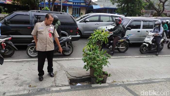 Tutup drainase di Malang hilang