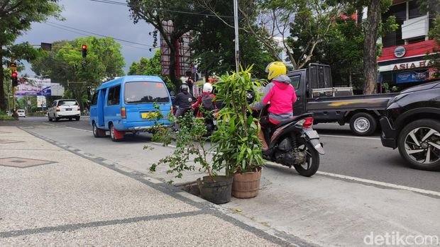 Tutup drainase di Malang hilang
