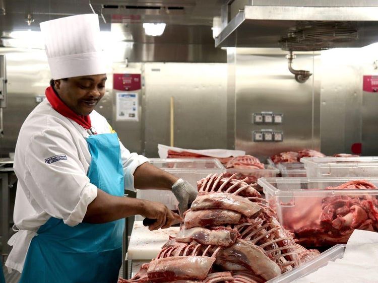 Wow! Lebih dari 30 Ribu Porsi Makanan Dimasak di Dapur Kapal Pesiar Terbesar di Dunia Ini