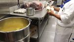 Wow! Lebih dari 30 Ribu Porsi Makanan Dimasak di Dapur Kapal Pesiar Terbesar di Dunia Ini