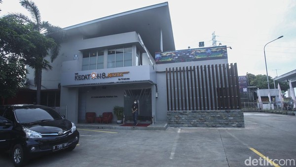 Hotel Kedaton 8 Xpress, hotel di rest area KM 19, resmi beroperasi pada 31 Maret 2021. Direktur Hotel Kedaton 8 Xpress, Aan Rohanah, mengatakan salah satu tujuan dibangunnya hotel itu sebagai respons kebutuhan pemudik yang ingin istirahat. Hotel Kedaton 8 Xpress, hotel di rest area KM 19, resmi beroperasi pada 31 Maret 2021. Direktur Hotel Kedaton 8 Xpress, Aan Rohanah, mengatakan salah satu tujuan dibangunnya hotel itu sebagai respons kebutuhan pemudik yang ingin istirahat.