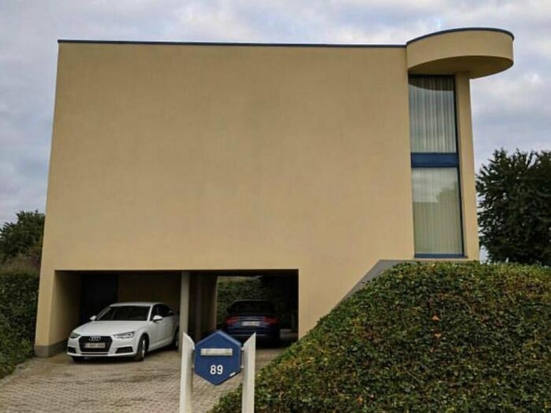 10 Desain Rumah Aneh yang Nggak Gitu-gitu Aja