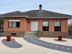 10 Desain Rumah Aneh yang Nggak Gitu-gitu Aja