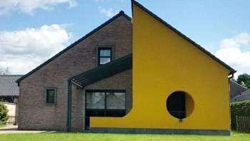 Desain rumah ini aneh tapi estetik banget ya.  