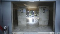 Selain itu, Rest Area KM 429 juga dilengkapi dengan kamar kecil yang memadai. Ini tentu akan membuat pengunjung merasa lebih nyaman saat menggunakan fasilitas di rest area ini.