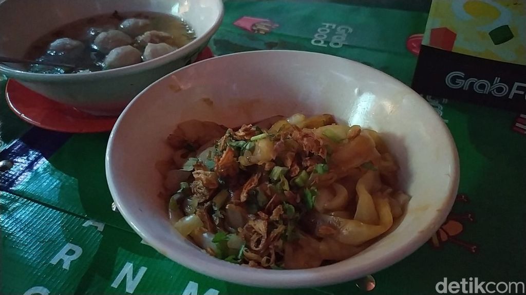 Bakso Bening Aryana: Nikmatnya Bakso Urat Rp 15 Ribuan yang Habiskan 8 Kg Daging Sehari