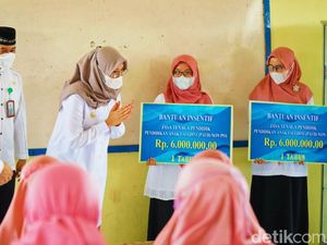 Bupati Ipuk Salurkan Insentif Rp 7,2 M ke Guru PAUD-TK Banyuwangi