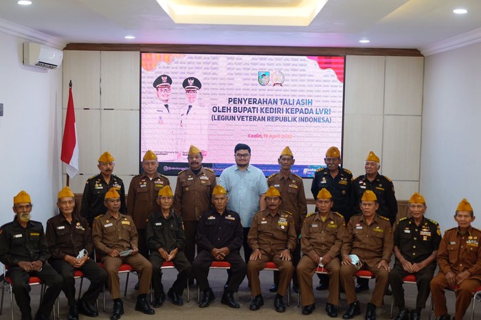 Bupati Kediri Harap Pemkab Bisa Hadir di Tengah Kesulitan Veteran