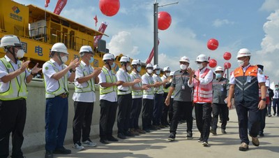 Rel Kereta Cepat Jakarta-Bandung Mulai Dipasang, Begini Penampakannya