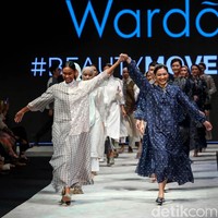 Para desainer yang tampil memamerkan karya bersama Wardah di Indonesia Fashion Week 2022 adalah Ayu Diah Andari, IKYK x TOTON, Khanaan dan Malik Moestaram.  Foto: Grandyos Zafna