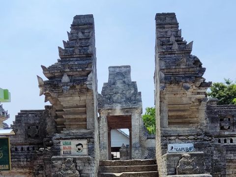 Gapura Paduraksa Lamongan Diadopsi dari Gapura Sunan Sendang Duwur