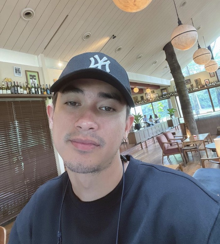 Gaya Rico Valentino Makan Bareng hingga ke Pesta Bersama Putra Siregar Gaya Rico Valentino Makan Bareng hingga ke Pesta Bersama Putra Siregar