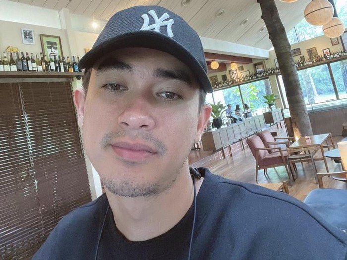 Gaya Rico Valentino Makan Bareng hingga ke Pesta Bersama Putra Siregar Gaya Rico Valentino Makan Bareng hingga ke Pesta Bersama Putra Siregar