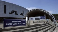 Pasalnya, masjid ini memiliki bentuk yang unik dan modern.