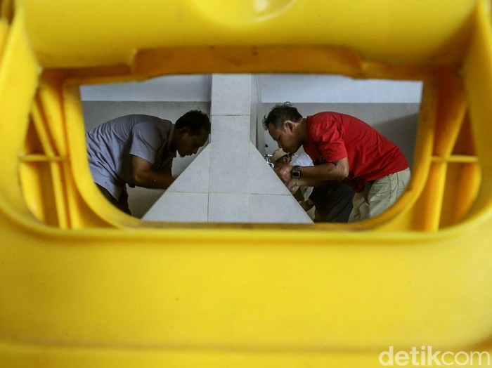 Masjid Sabilul Istiqomah menjadi salah satu ikon dari Rest Area KM 379 A di ruas Tol Batang-Semarang. Selain modern, masjid ini juga punya bentuk yang unik.