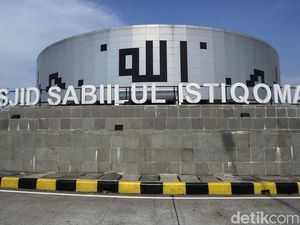 Ada Charger Mobil Listrik hingga Masjid Unik di Rest Area KM 379