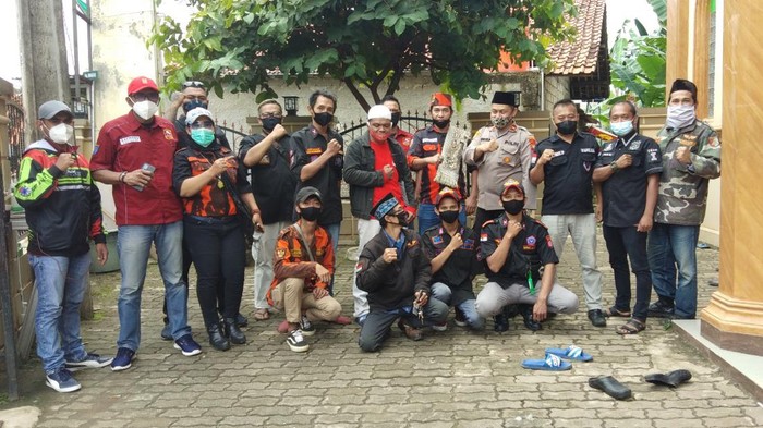 Ipda Sarwo Edi Nugroho rangkul berbagai ormas di Depok untuk berkegiatan sosial