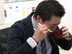 Inovasi Ilmuwan Jepang Bikin Sumpit Penambah Rasa