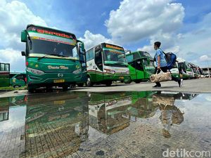 Jelang Mudik Lebaran, Aktivitas di Terminal Pulo Gebang Masih Normal