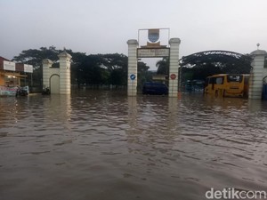 Banjir di Kantor Dishub Kota Bandung Belum Surut, Layanan KIR Masih Lumpuh