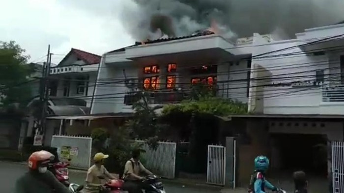 Kebakaran rumah di Bekasi Selatan, Kota Bekasi, Jawa Barat, Rabu (20/4/2022).