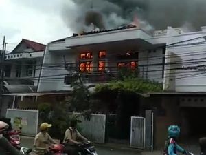 Rumah di Bekasi Terbakar, Penghuni Sempat Dengar Suara Letusan