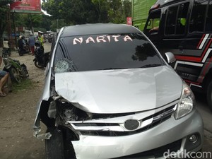 Xenia Tabrak Dua Motor di Bangkalan, Satu Orang Tewas
