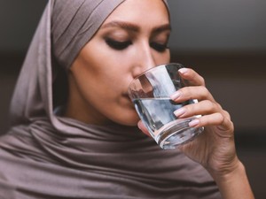 Puasa Bisa Bikin Langsing? Dokter Ungkap Triknya agar Berat Badan Turun