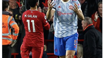 Fans menyalahkan Maguire tidak mengawal pergerakan lawan dengan benar. Foto: Twitter