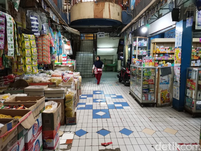 Minyak Goreng Curah di Pasar Masih di Atas HET