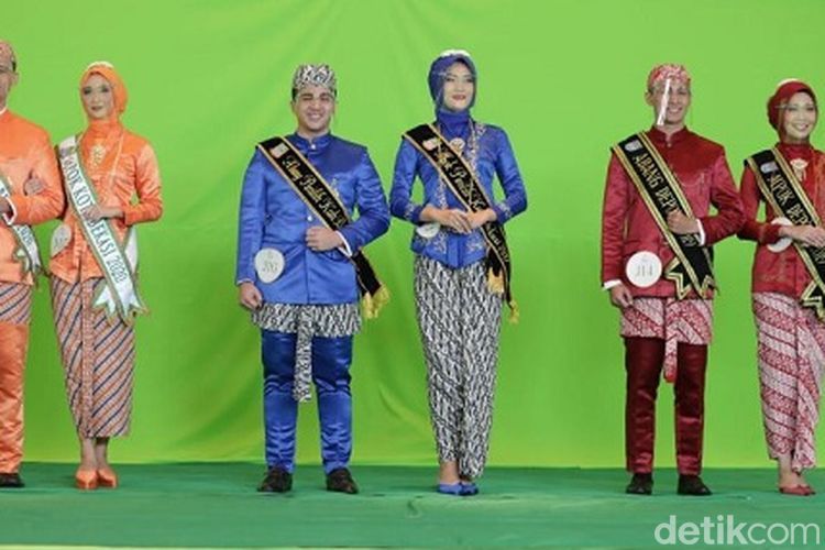 Pakaian adat Jawa Barat.