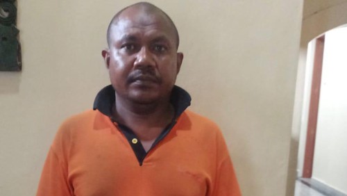 Polresta Denpasar akhirnya mengamankan seorang pria pelaku penganiayaan dua orang kakak-beradik yang masih di bawah umur. Identitas pria tersebut yakni bernama Mes Tanu alias Opa.