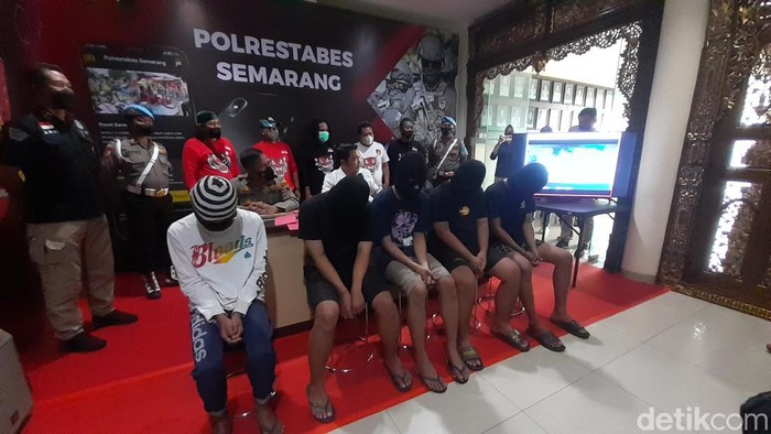 Polisi mengamankan lima remaja terkait kasus tawuran di Semarang, Rabu (20/4/2022).