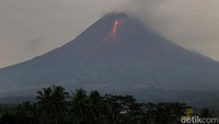 Dalam keterangannya, Kepala BPPTKG Hanik Humaida menuturkan selain kejadian awan panas guguran, juga dilaporkan adanya banjir lahar hujan di Kali Gendol. Banjir lahar hujan itu terjadi akibat curah hujan di sekitar puncak Merapi. BPPTKG menegaskan jika aktivitas vulkanik Gunung Merapi masih cukup tinggi berupa aktivitas erupsi efusif. Status Gunung Merapi masih ditetapkan Siaga sejak 5 November 2022 lalu.