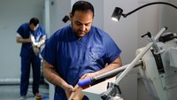Sejauh ini, 21 warga yang diamputasi di Gaza telah dibantu dengan prostesis canggih tersebut.