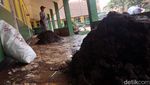 Potret SDN 7 Rancaekek Bandung Dipenuhi Lumpur