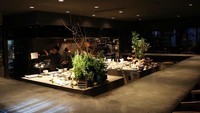 Restoran yang berlokasi di Tokyo, Jepang ini bernama Florilege. Chef Hiroyasu Kawate yang mengelola restoran tersebut. Restoran ini mengkhususkan diri dalam menyiapkan makanan dengan teknik canggih yang disajikan dalam piring dan mangkuk bergaya Jepang. Foto: Site news