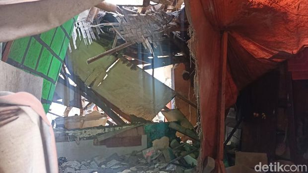 Rumah milik Siti Mulyati yang memprihatinkan di Cimahi