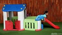Rest area ini juga dilengkapi dengan taman bermain untuk anak-anak.