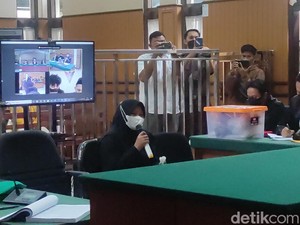 Tangis Ibunda Pecah di Persidangan Kasus Pria Arab Pembunuh Sarah